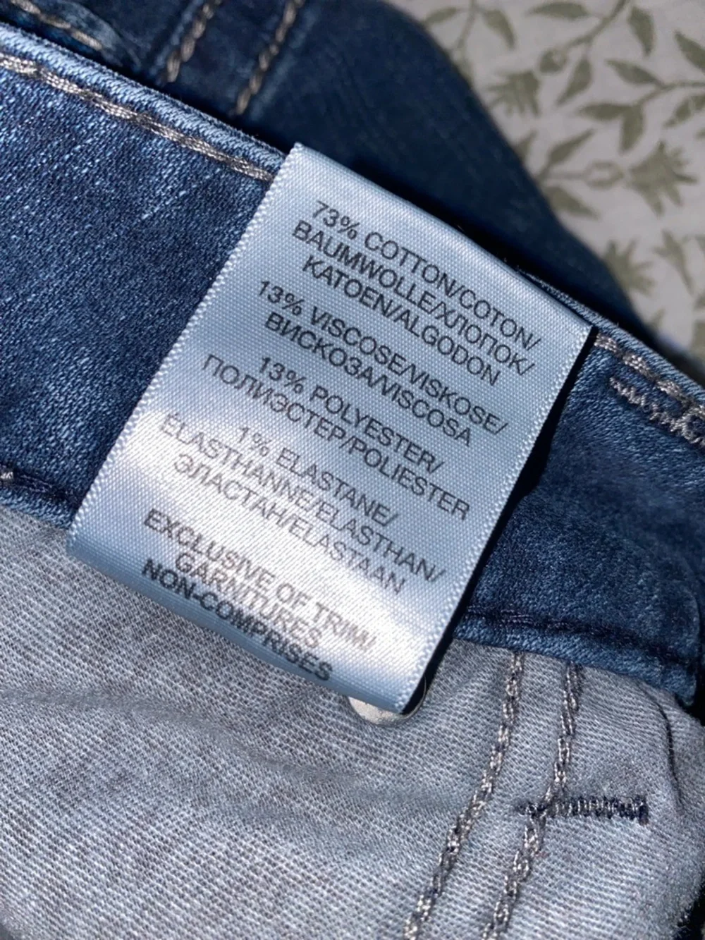 Silver‎ Jeans Suki Mid-Rise Dark Indigo Bootcut Jeans